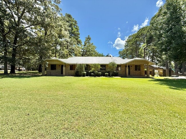 Building Photo - 18135 Serenity Way
