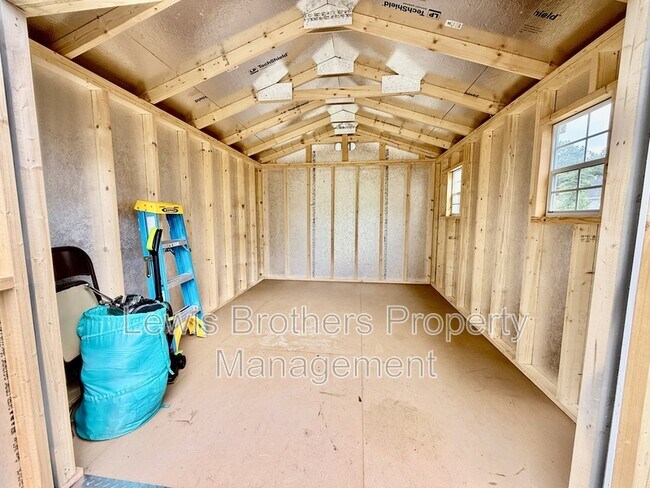 Building Photo - 49 Loudon St