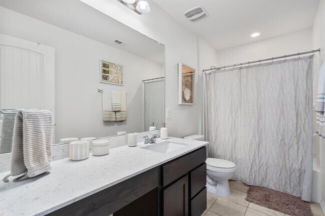 Building Photo - 1208 Ravenside Cove