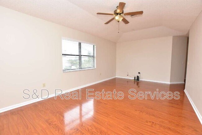 Building Photo - 2210 Harbor Town Ln