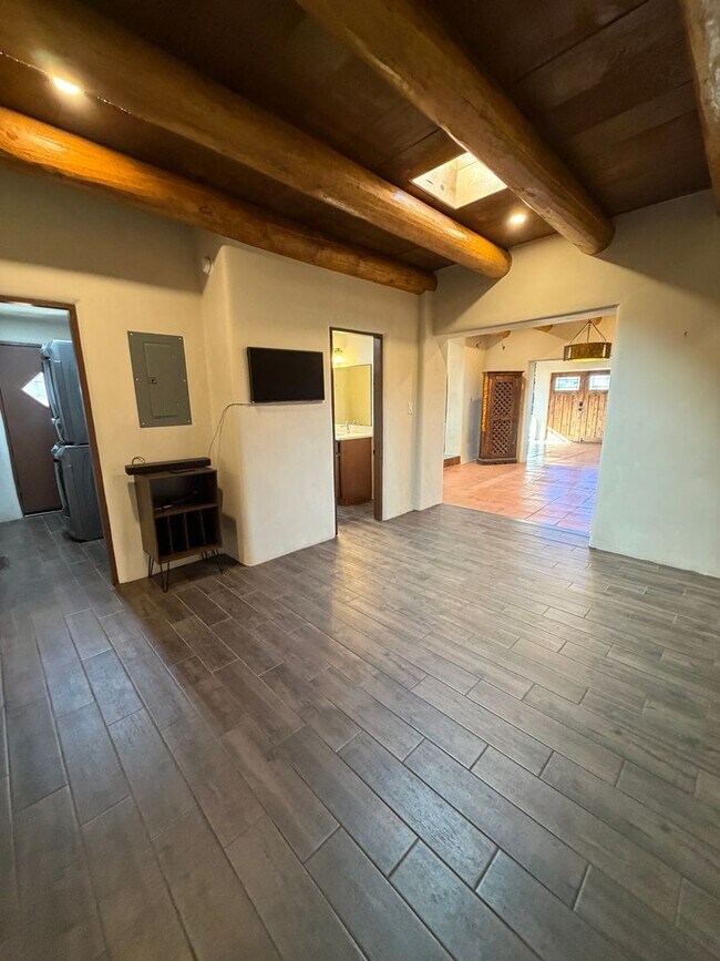 Building Photo - 152 Lorenzo Rd