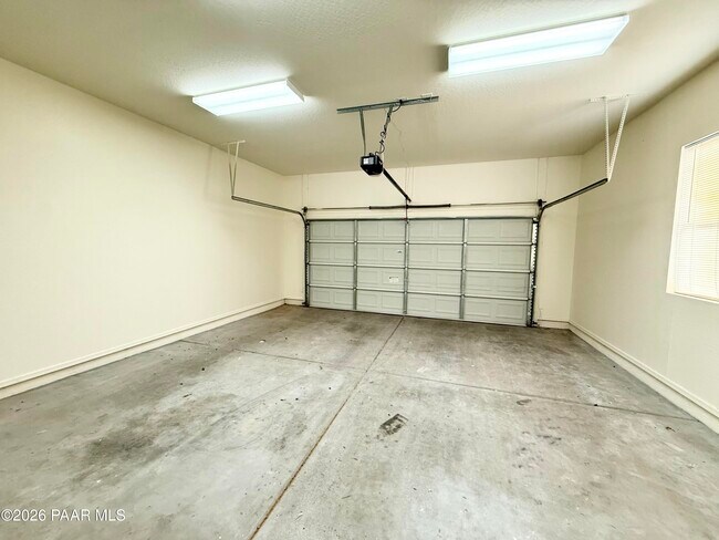 Building Photo - 6919 E Elbrook Ave