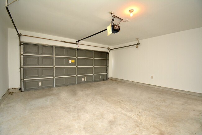 Building Photo - 12010 Gregory Crossing Way