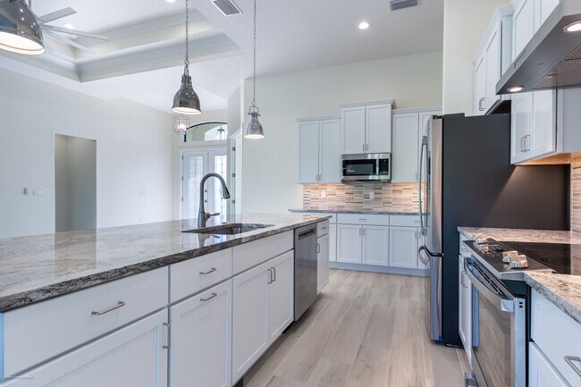 Building Photo - PET FRIENDLY BRAND-NEW LUXURY EXECUTIVE HOME