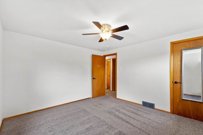 Building Photo - AVAILABLE AUGUST 1ST!! DON'T MISS TIS GORGEOUS 3 BEDROOM IN PENN HILLS!
