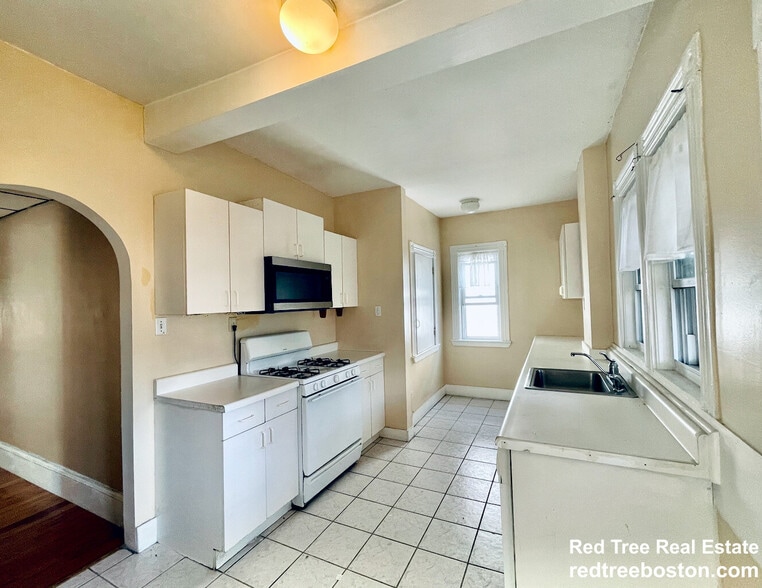 Building Photo - 3 Washburn Ter