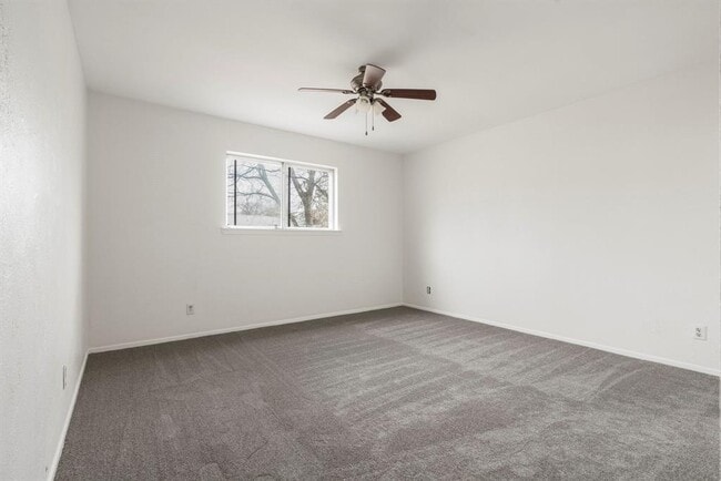 Building Photo - 9816 Teasdale Terrace