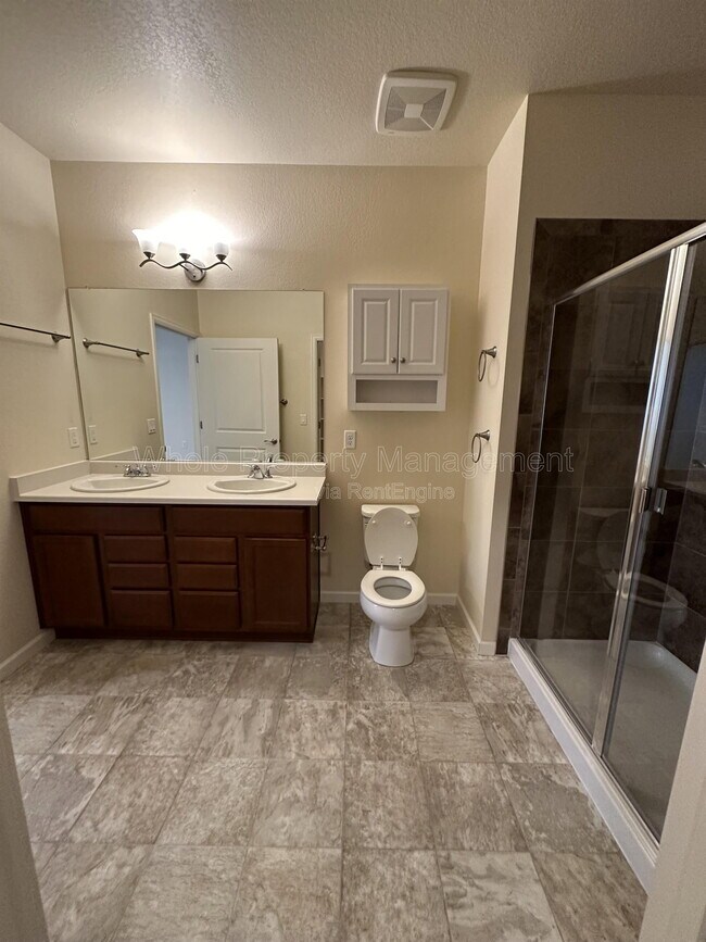 Building Photo - 12555 Monroe Dr
