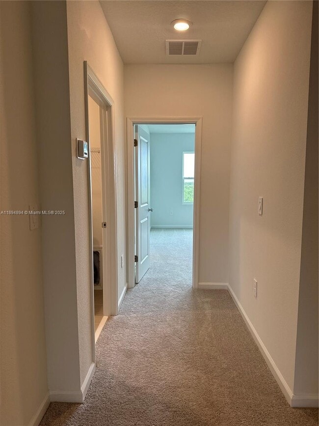 Building Photo - 512 Hart Ln