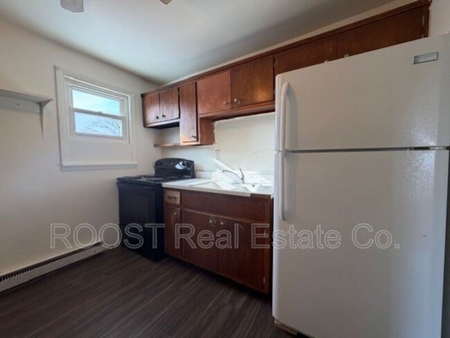 Building Photo - 38-42-42 E Xenia Ave