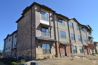 Building Photo - Centre Place Apartments