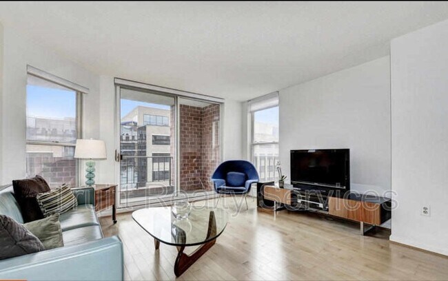 Building Photo - 1230 23rd St NW