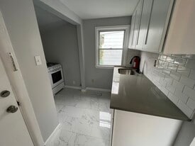 Building Photo - 594 Christopher St