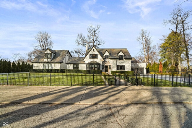 Building Photo - 1210 Golden Hill Dr