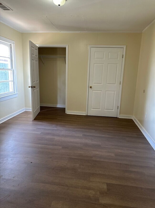 Building Photo - Home for rent