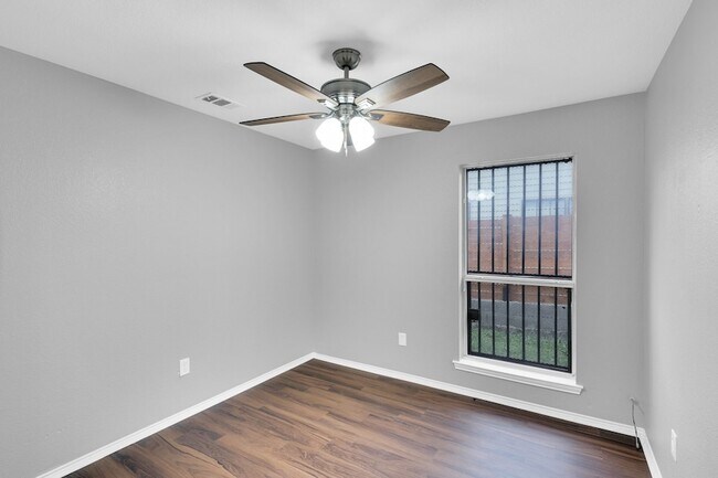 Building Photo - 2520 Fatima Ave