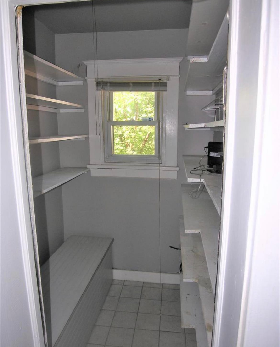 Pantry - 2926 Wyman Pky