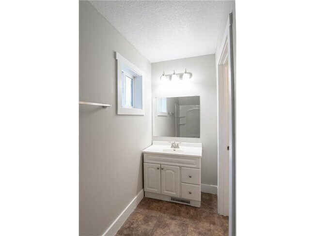 Building Photo - 1602 Johnson St NE