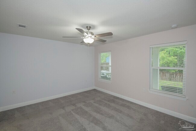Building Photo - 3304 Bonfire Dr