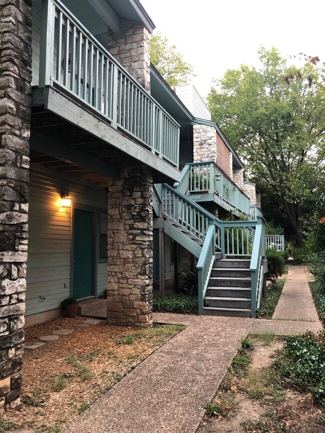 Primary Photo - PRE LEASE CONDO FOR FALL 2025 - $1200/mo W...