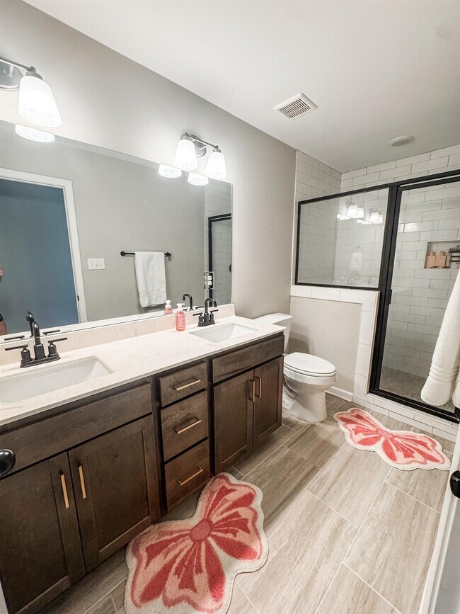 Building Photo - 10206 Evergreen Manor Cv