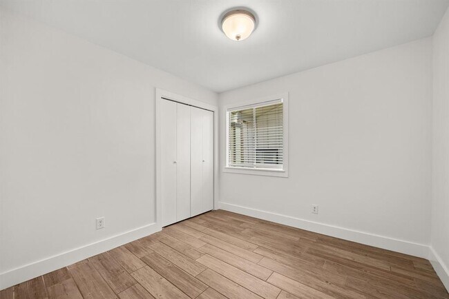 Building Photo - 9445 Singing Quail Dr