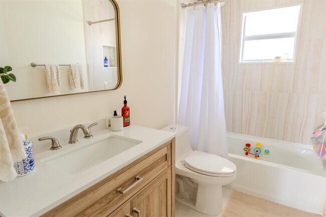 Building Photo - 1334 NW 125th Terrace