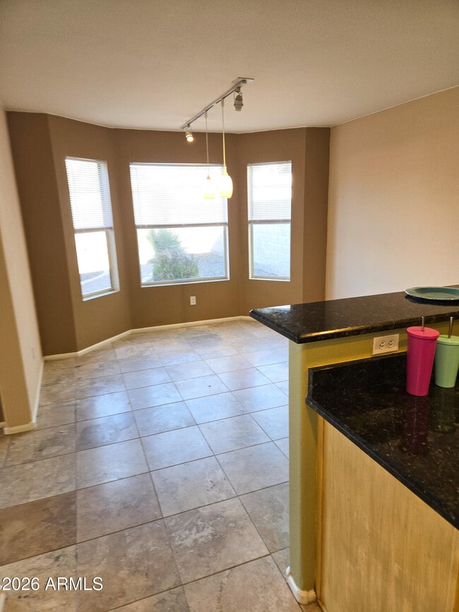 Building Photo - 3032 E Wahalla Ln