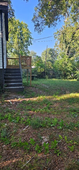 Building Photo - 403 Rose Hill St