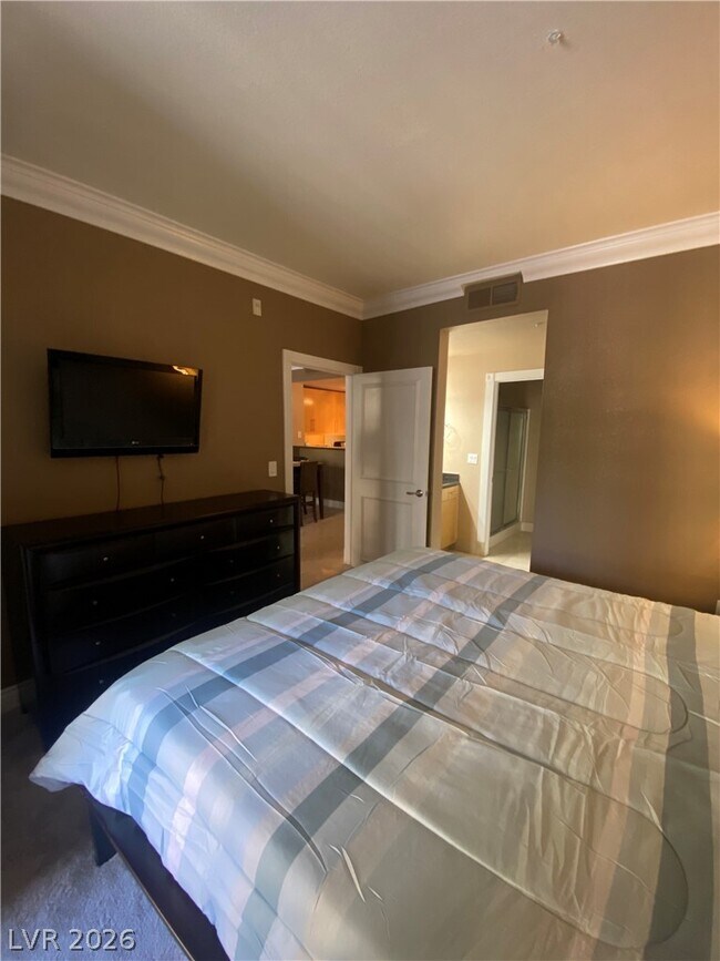 Building Photo - 260 E Flamingo Rd