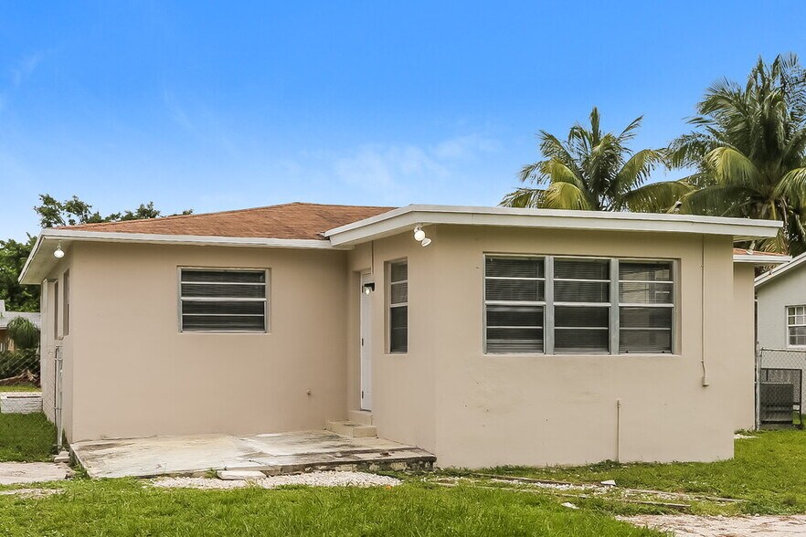 Building Photo - 2623 Mayo St
