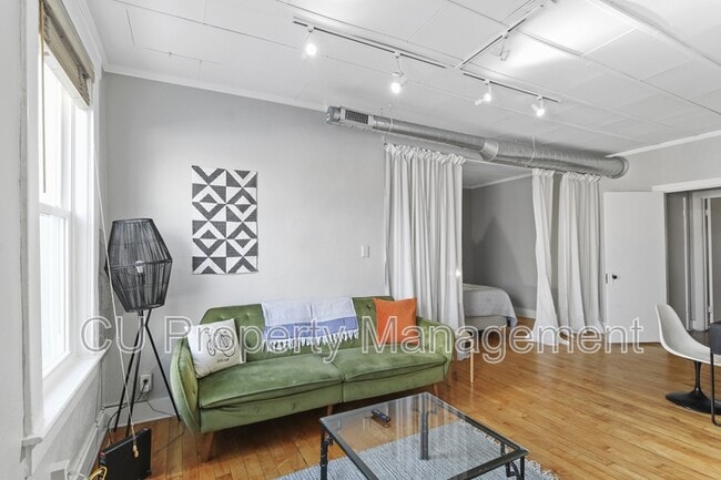 Building Photo - 415 N Neil St