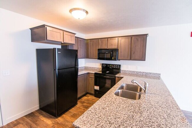 Building Photo - Lovely 2-Bedroom Condo in Easton Park
