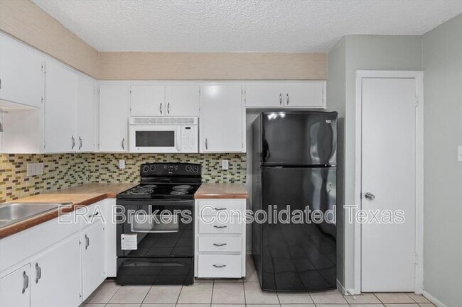 Building Photo - 11908 Broad Oaks Dr