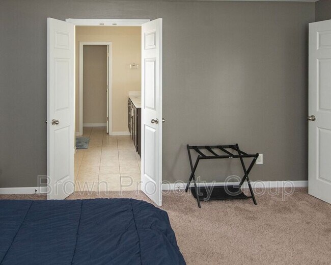 Building Photo - 2033 Gray Goose Loop