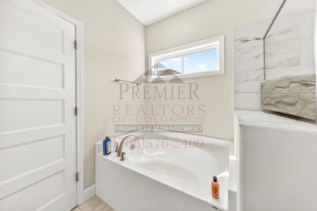 Building Photo - 6897 Omaha Dr