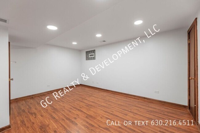 Building Photo - 5217 S University Ave