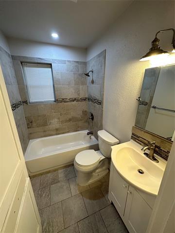 Building Photo - 2322 Meadow Ln