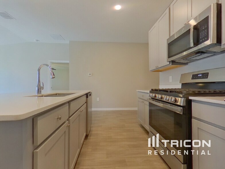 Building Photo - 34591 Shellback St