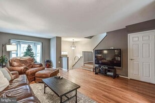 Living Room - 3814 Usher Ct