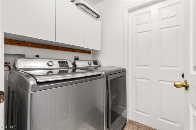 Building Photo - 2846 SW 25th Pl