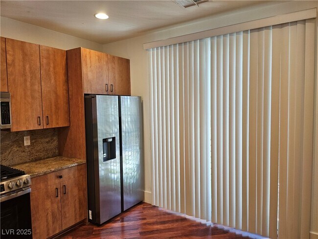 Building Photo - 9050 W Tropicana Ave