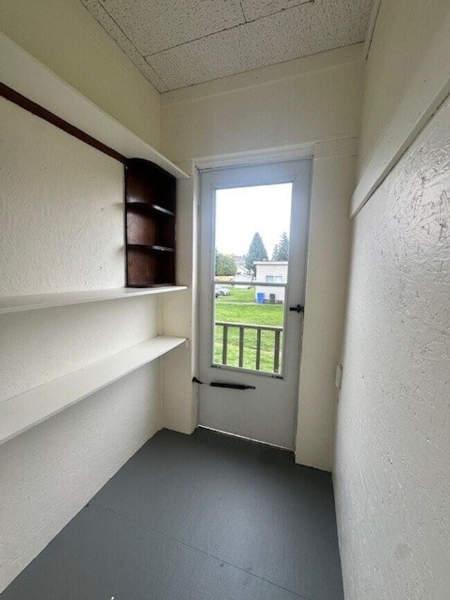 Building Photo - 811 N 3rd St