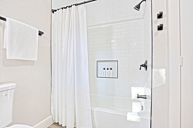 Building Photo - 704 Natchez River Cir