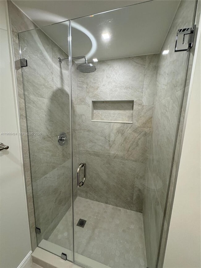 Building Photo - 1900 W 54th St