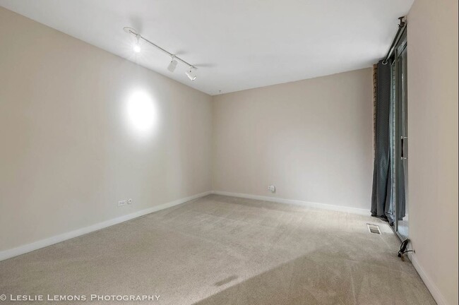 Bedroom with exit to deck - 5600 Hillcrest Ln