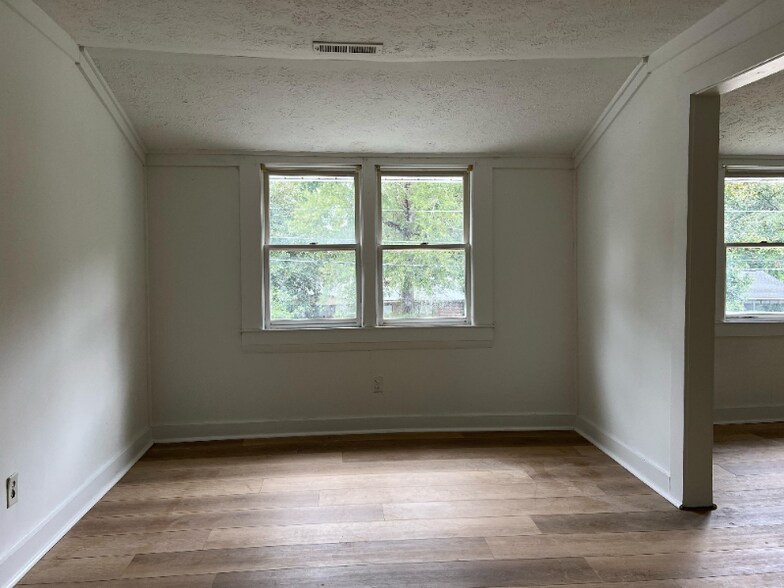 Building Photo - 1613 Dewitt Ave