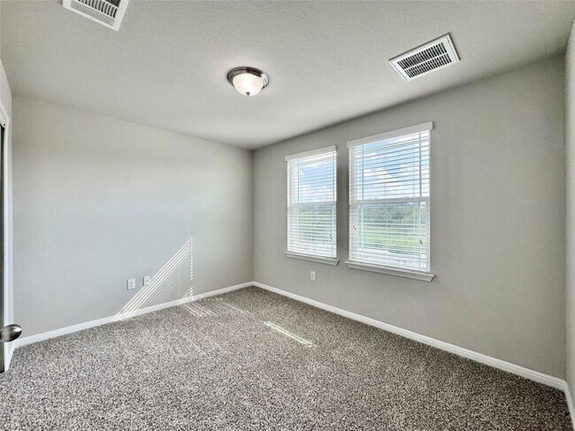 Building Photo - 308 Craters of the Moon Blvd