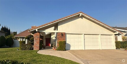 Building Photo - 4 Bdrm/2 Bath Rolling Hills Home in Fullerton