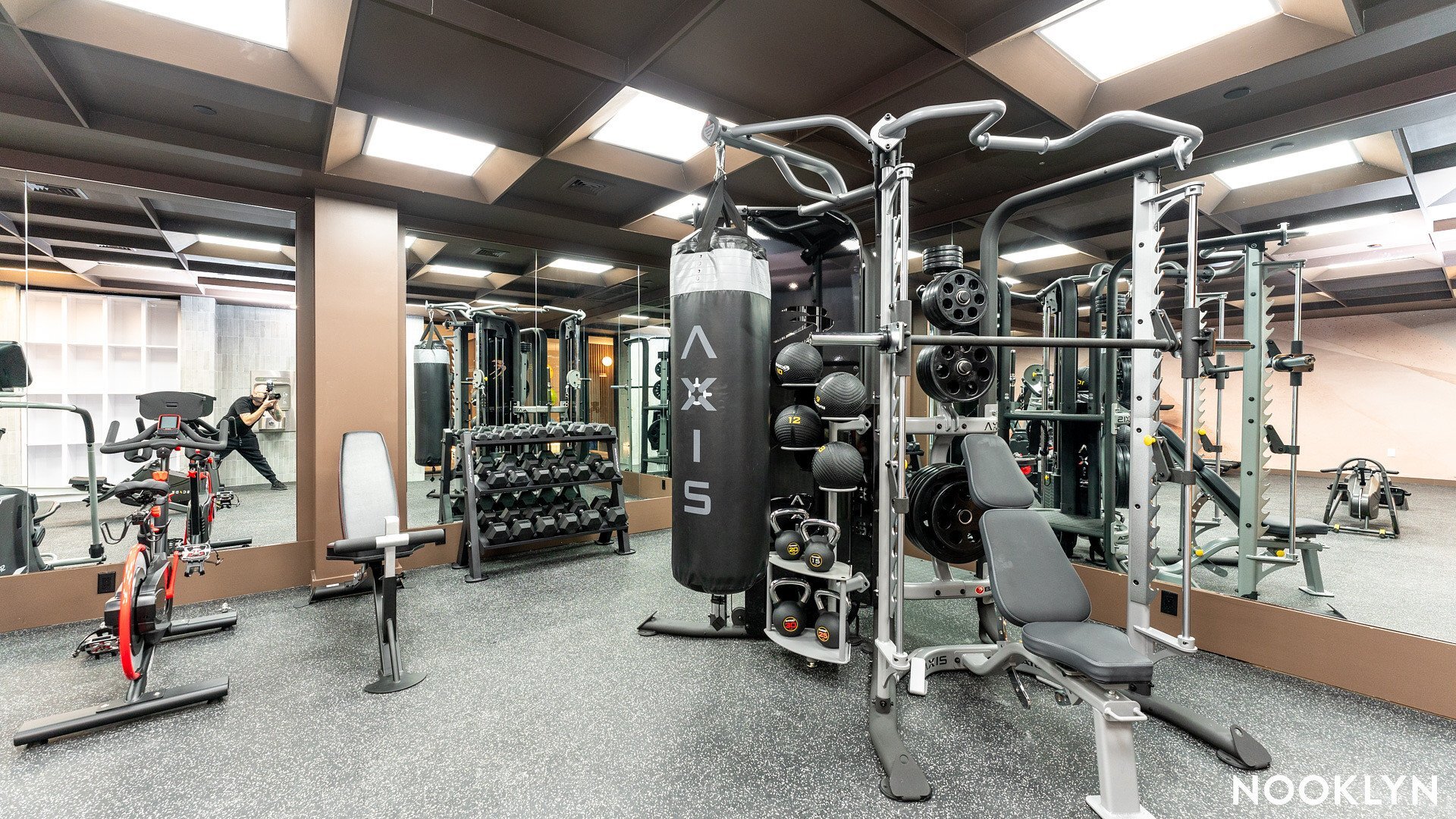 Building Photo - 654 Madison St